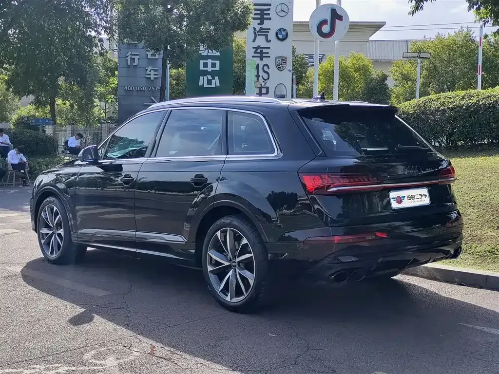 Audi Q7 — фото 8