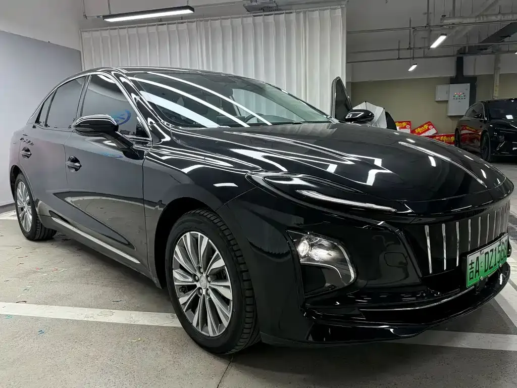 Hongqi E-QM5 — фото 10
