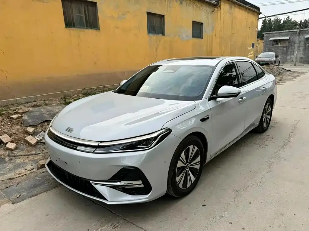 Geely 银河A7 EM