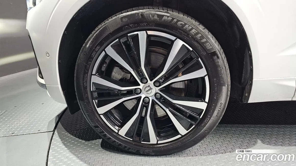 Volvo XC60 2025 из KR, фото 4