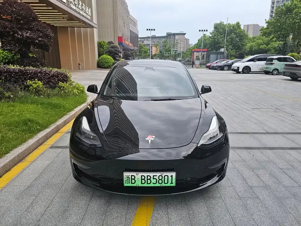Tesla Model 3 — фото 5
