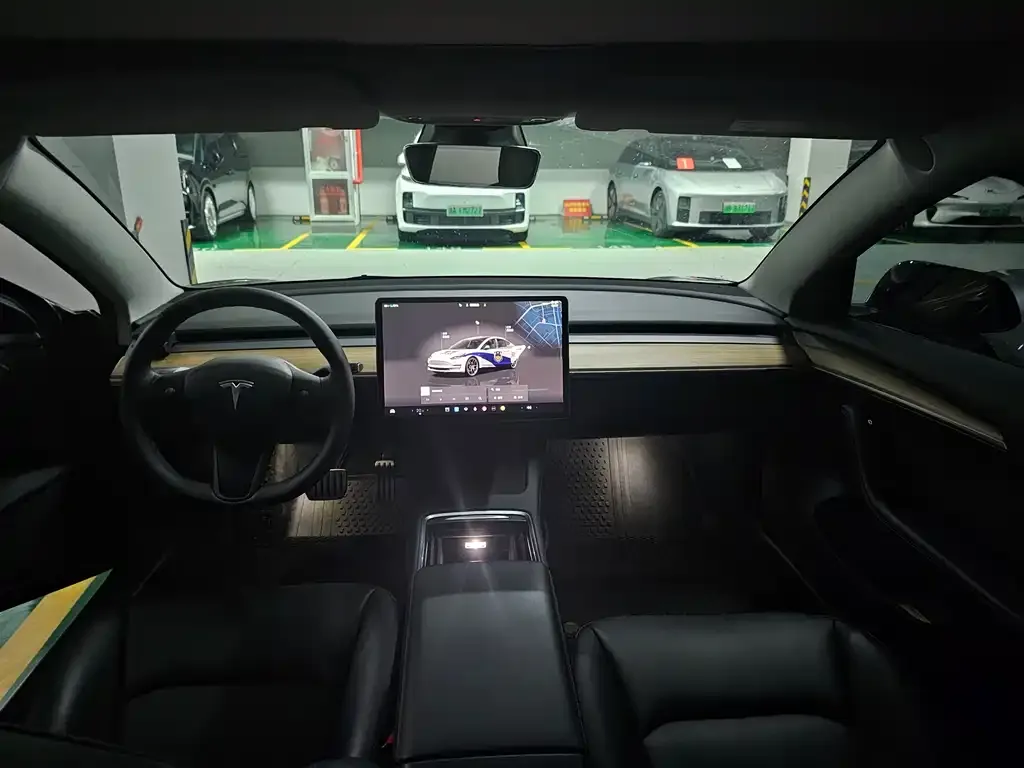 Tesla Model 3 — фото 4