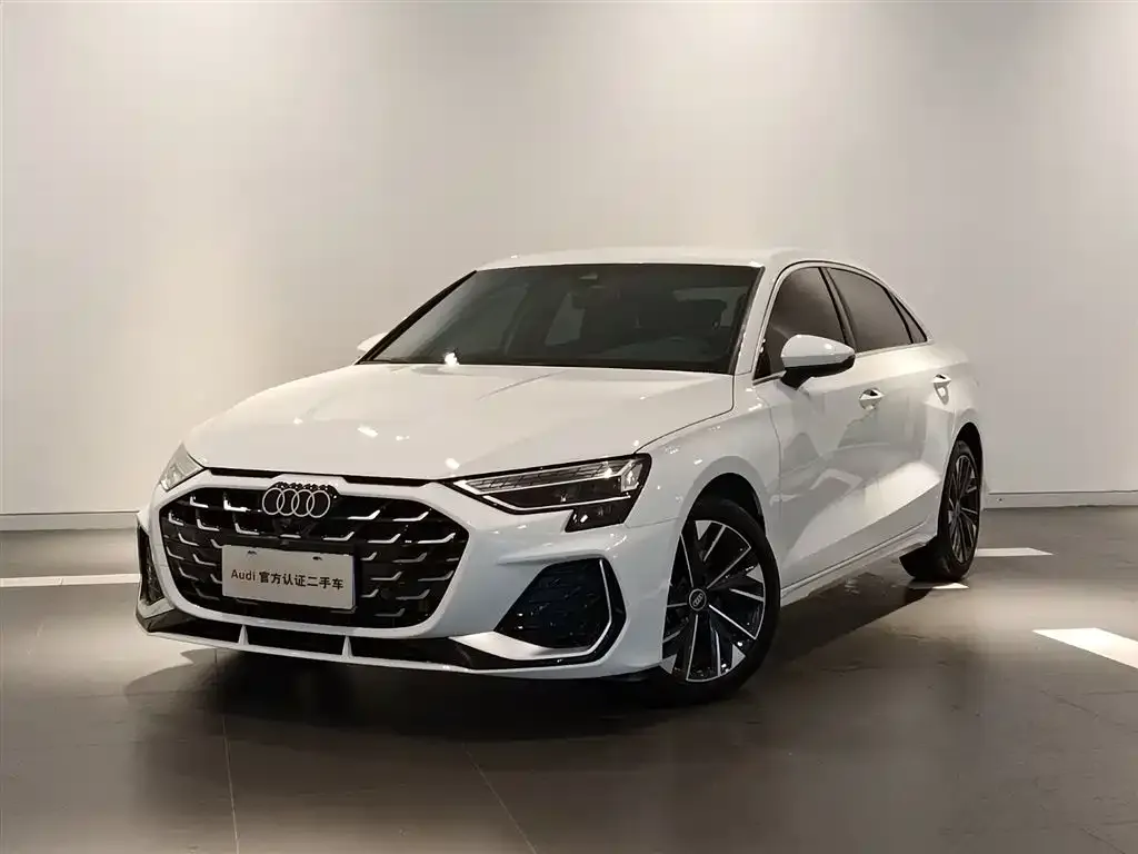 Audi A3 — фото 1