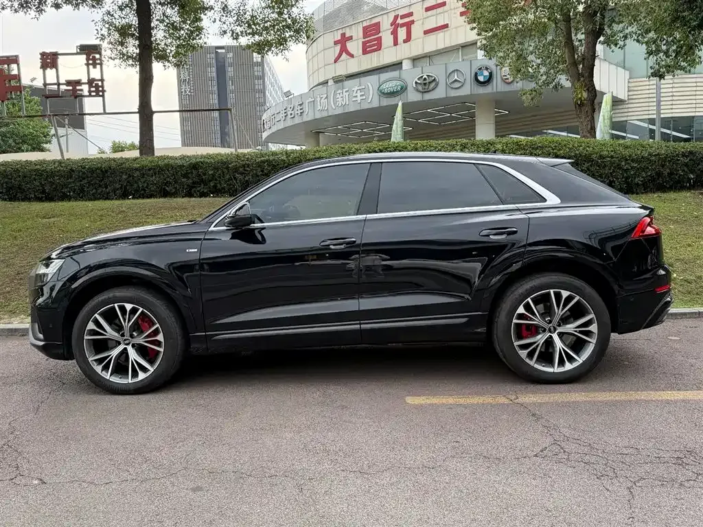Audi Q8 — фото 6