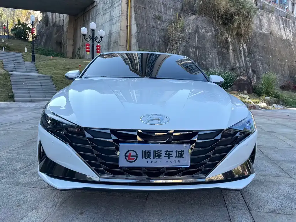 Hyundai Elantra — фото 9