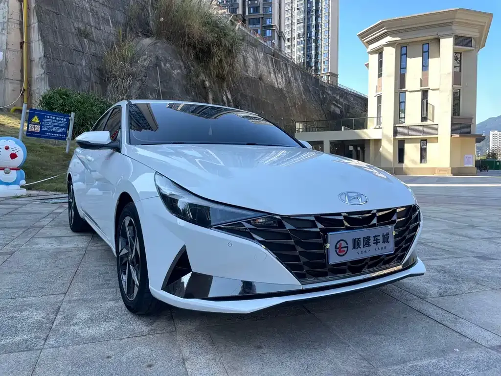 Hyundai Elantra — фото 6