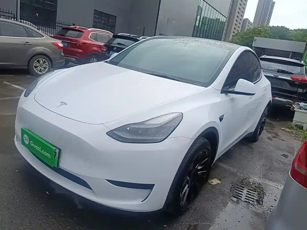 Tesla Model Y — фото 5