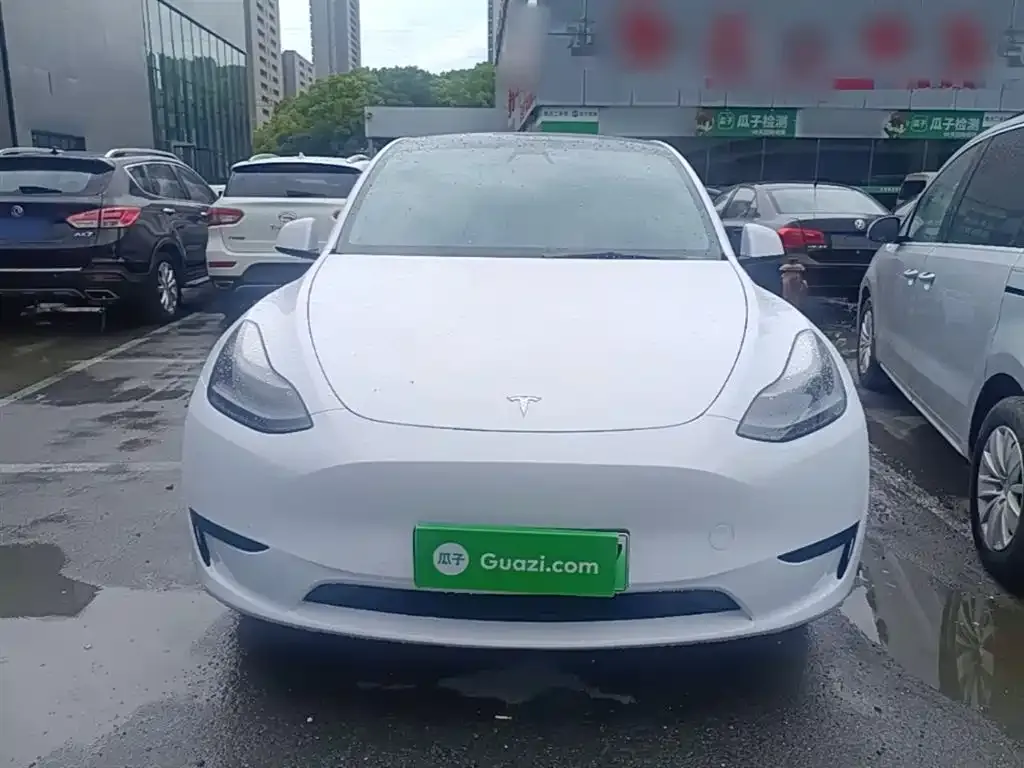 Tesla Model Y — фото 8