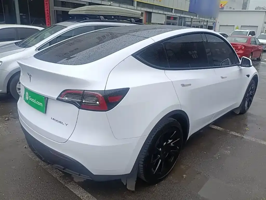 Tesla Model Y — фото 6