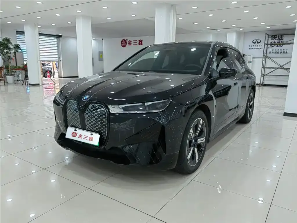 BMW iX