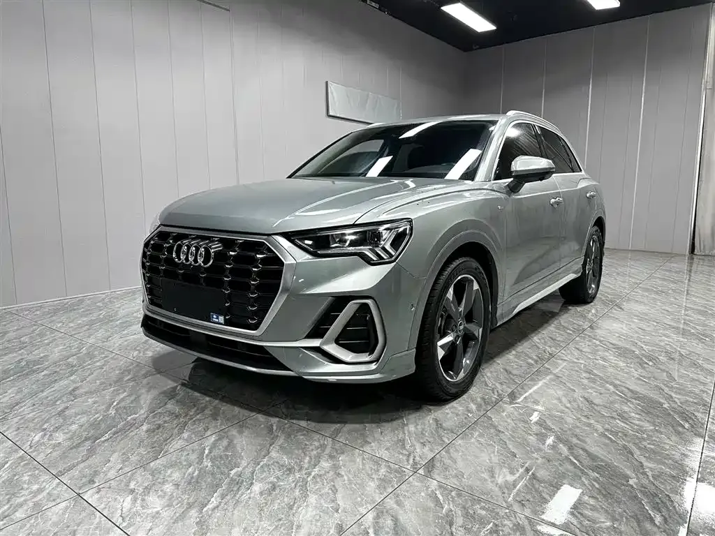 Audi Q3 — фото 1