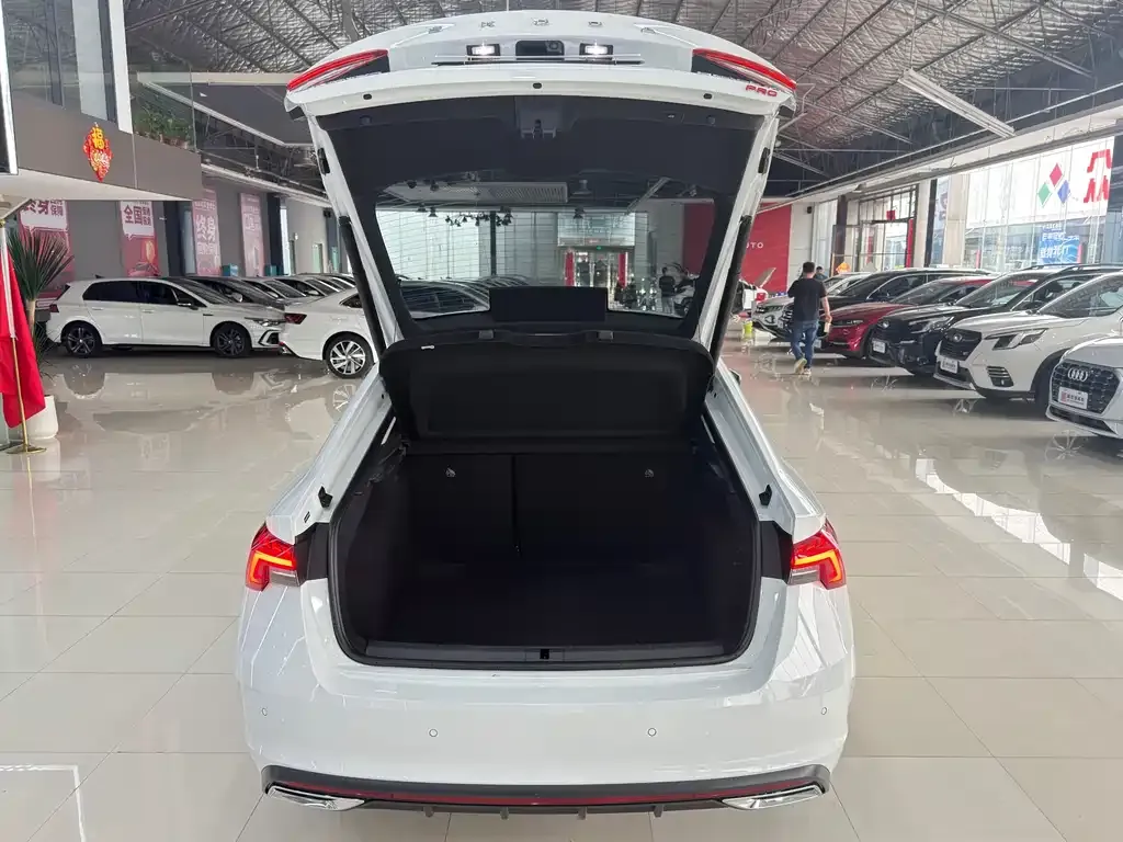 Skoda Octavia — фото 8