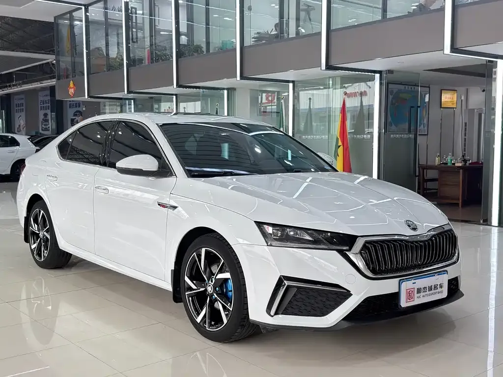 Skoda Octavia — фото 5
