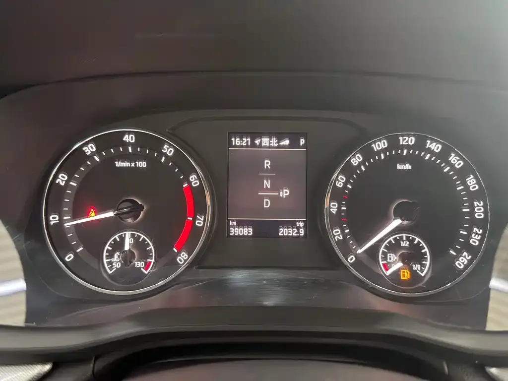 Skoda Octavia — фото 2