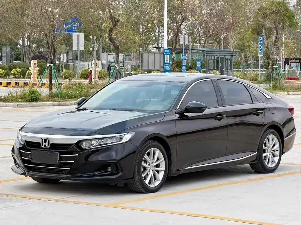 Honda Accord — фото 1