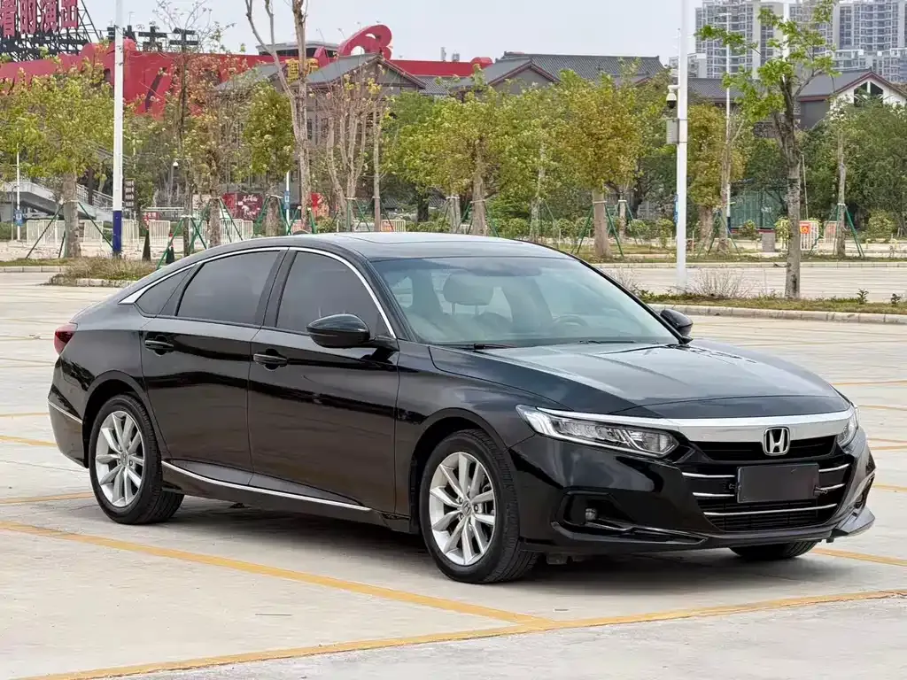 Honda Accord — фото 7