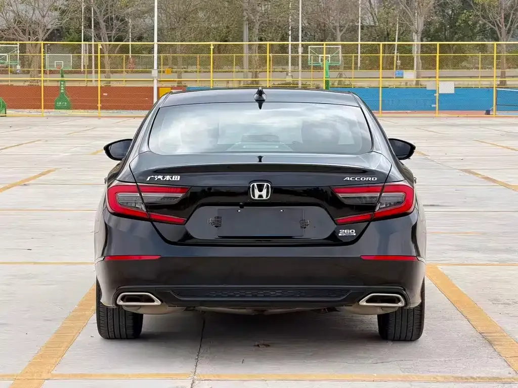 Honda Accord — фото 9