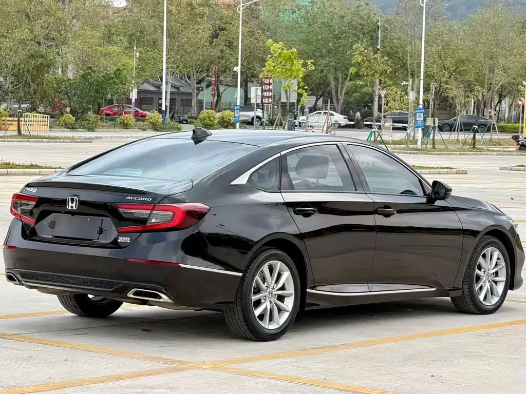 Honda Accord — фото 5
