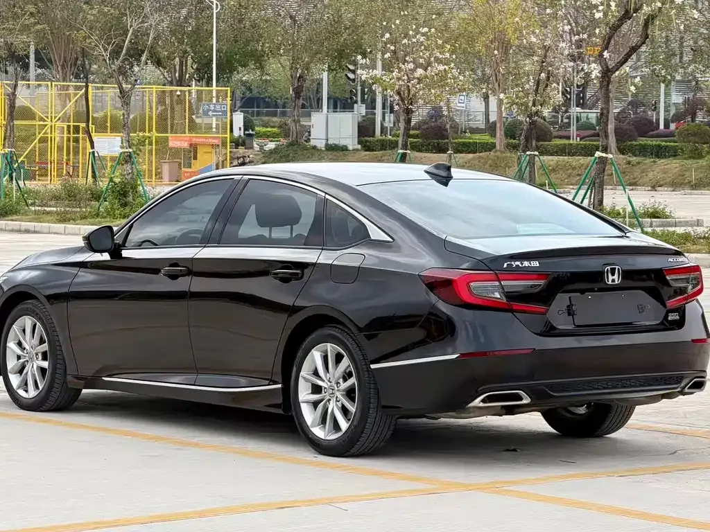 Honda Accord — фото 4