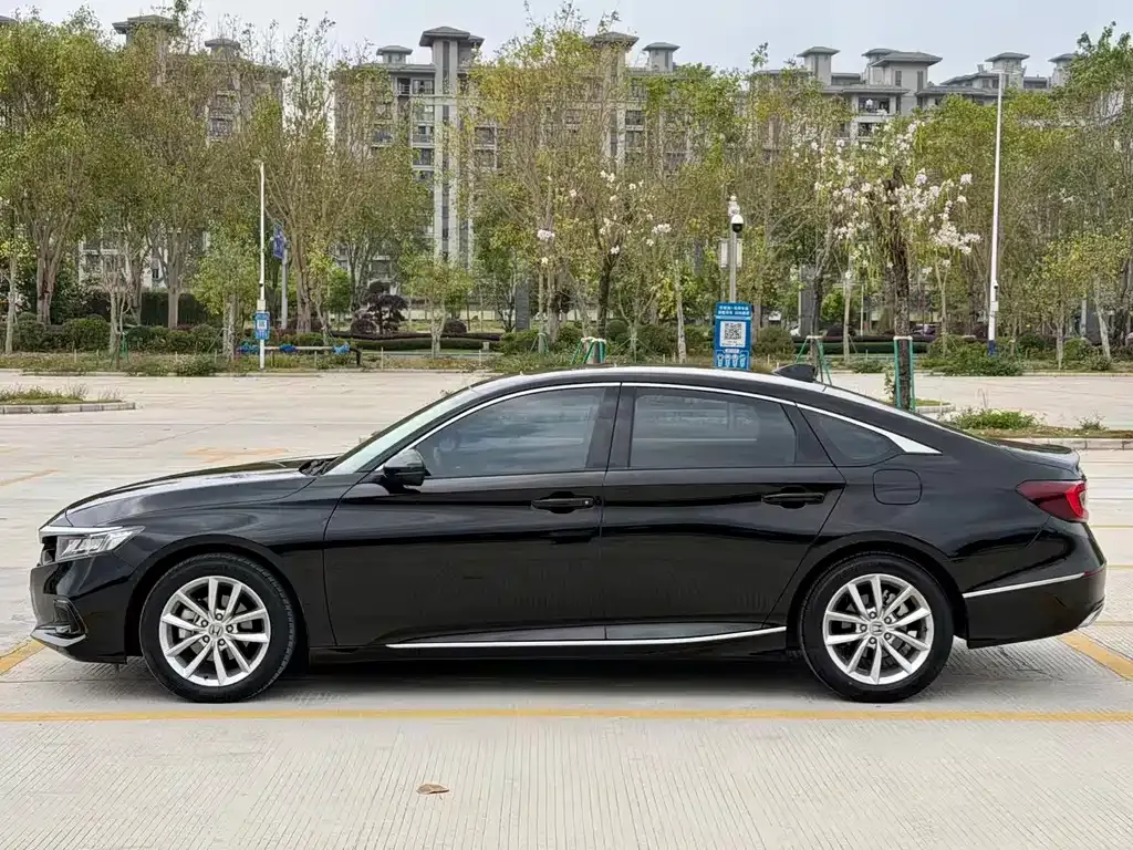 Honda Accord — фото 8