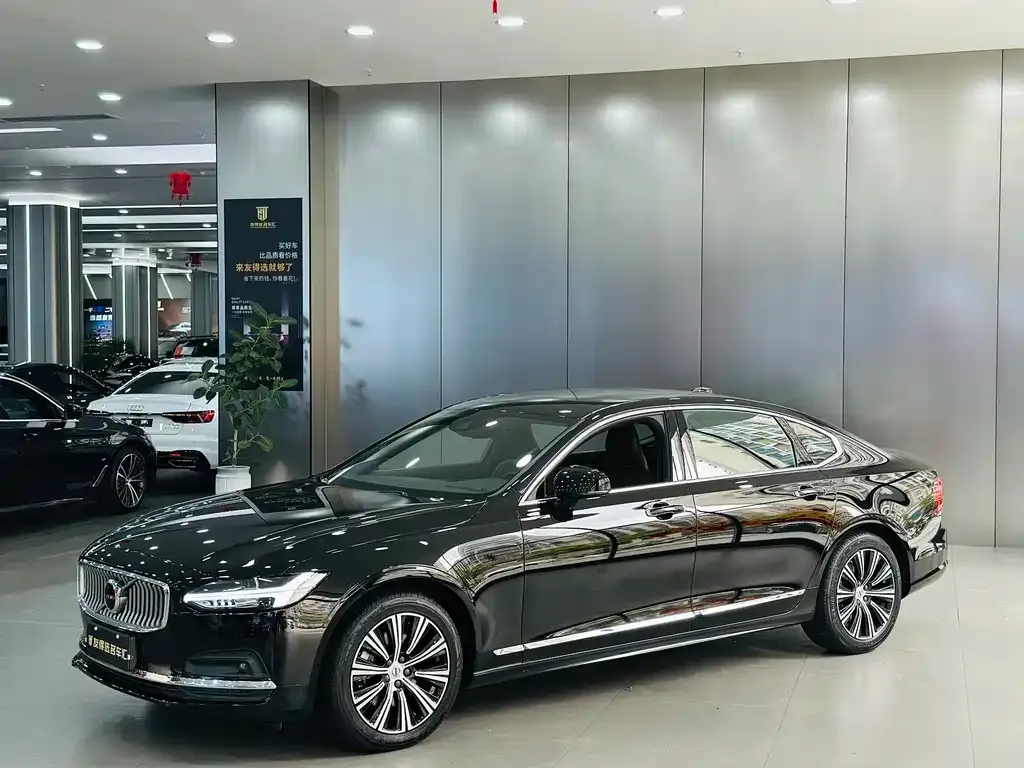 Volvo S90 — фото 1