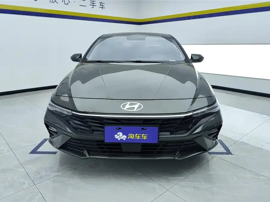 Hyundai Elantra — фото 2