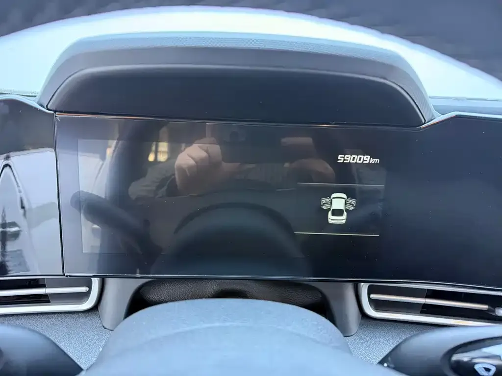 Hyundai Elantra — фото 2