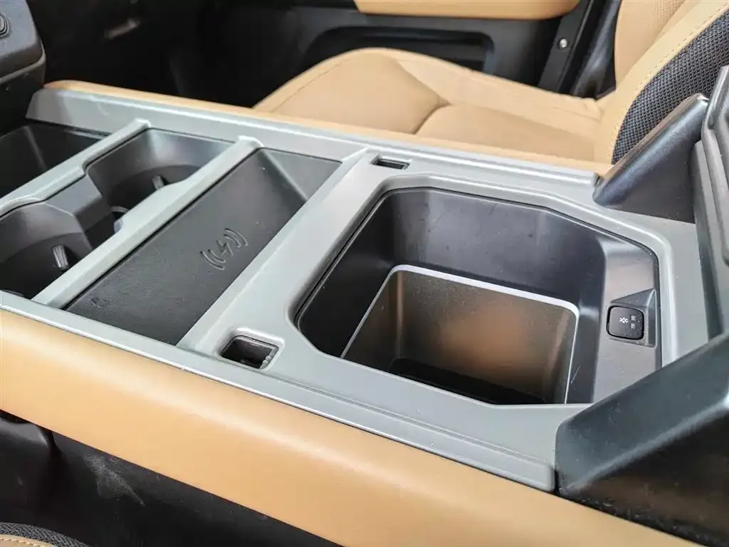 Land Rover Defender — фото 10