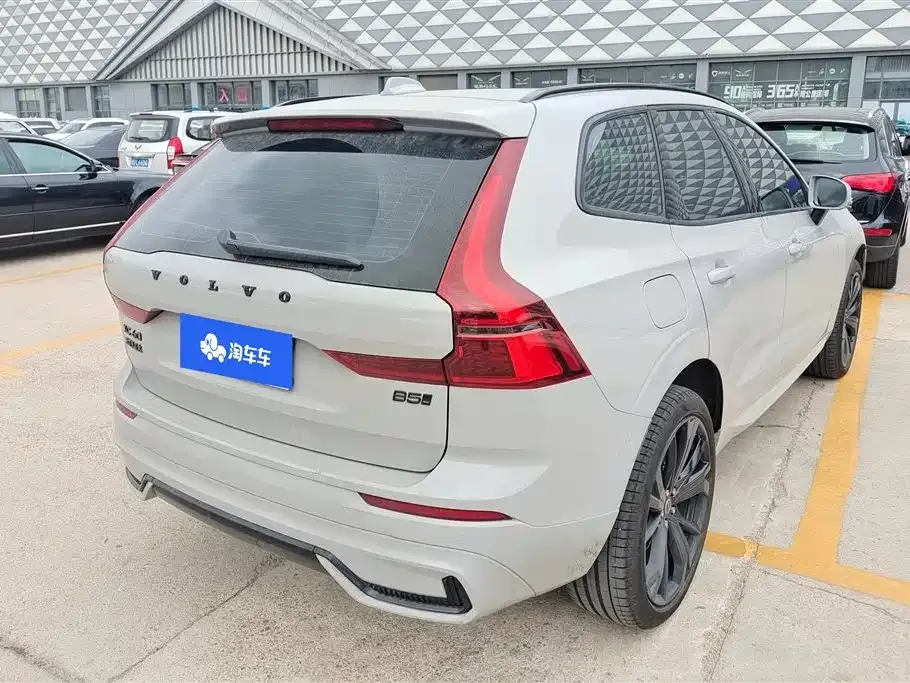 Volvo XC60 — фото 2