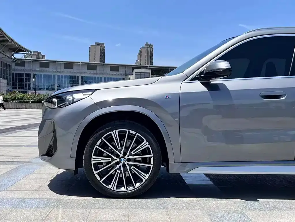 BMW X1 — фото 8