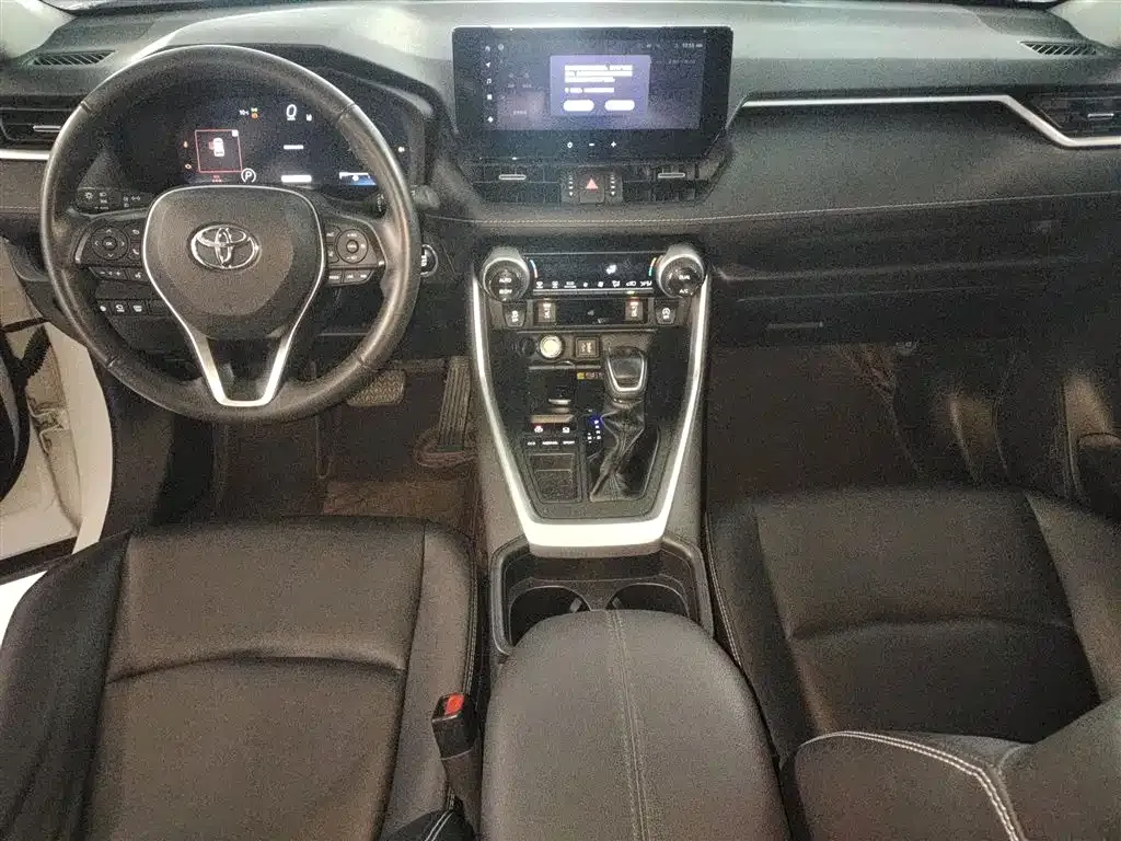 Toyota RAV4 — фото 6