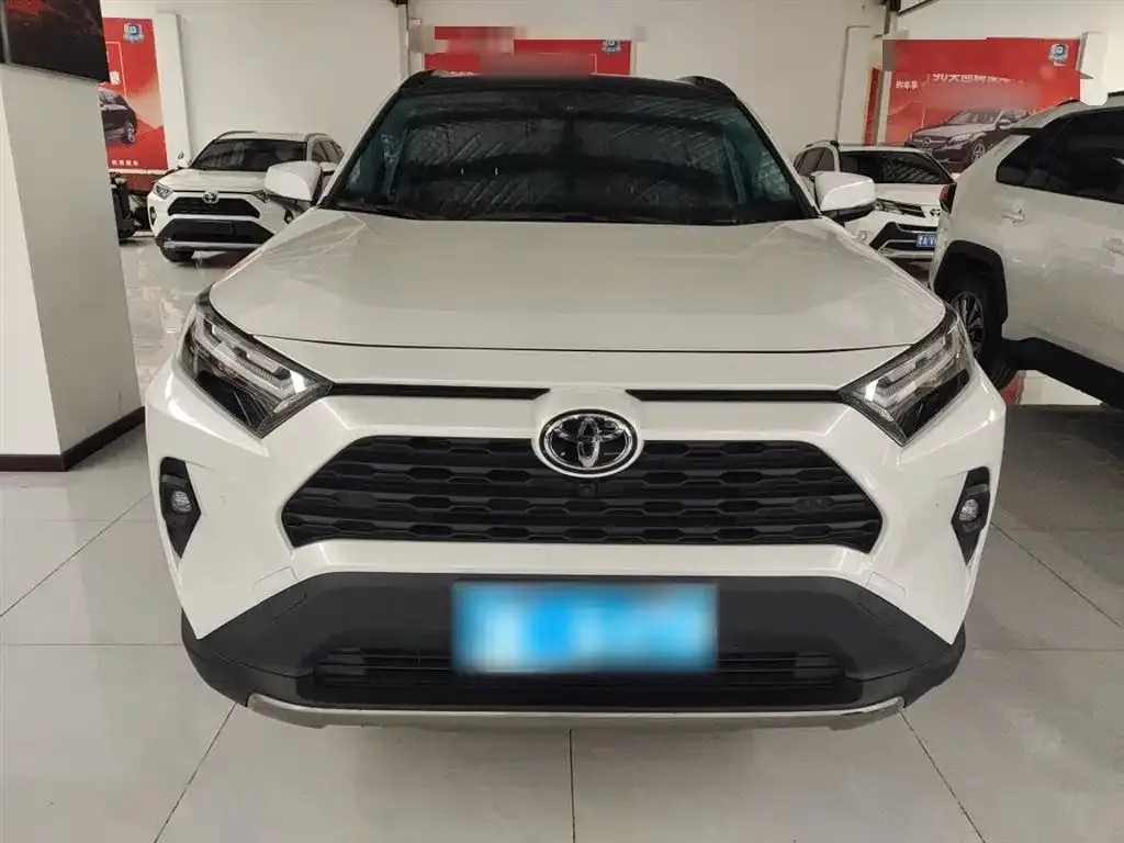 Toyota RAV4 — фото 8
