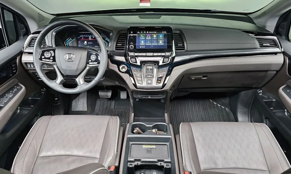 Honda Odyssey 2023 из KR, фото 3