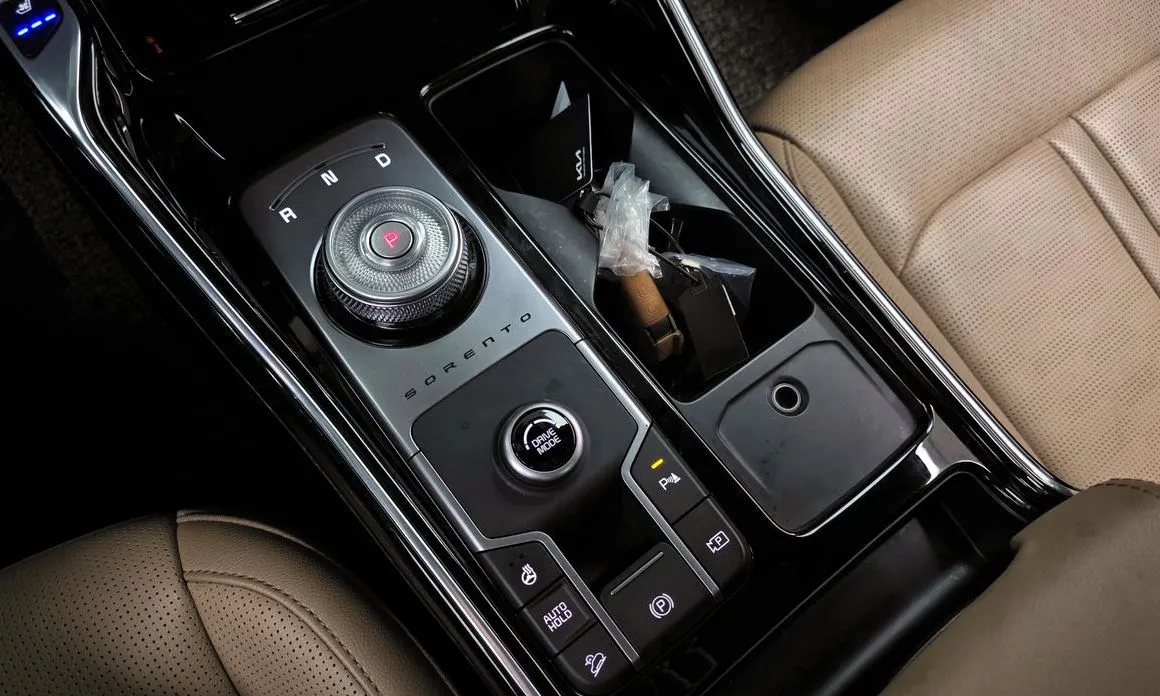 Kia Sorento — фото 7