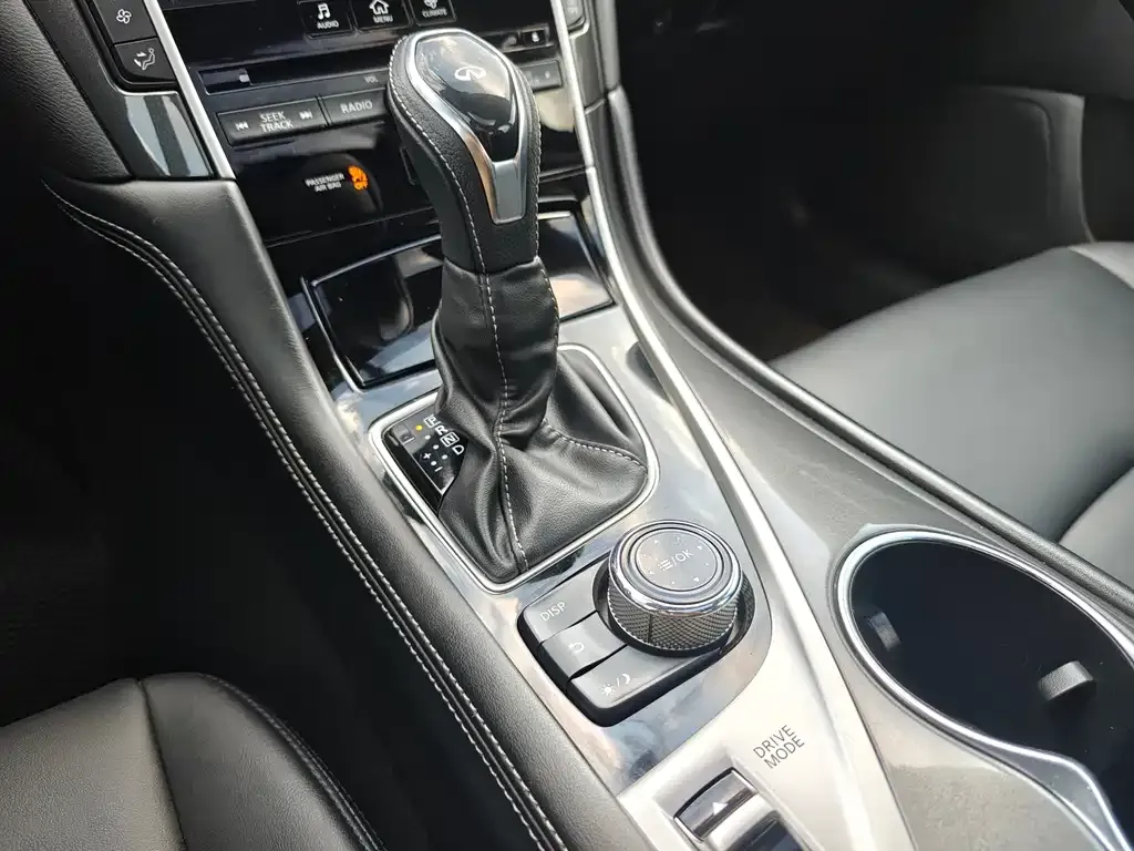 Infiniti Q50L 2023 из CN, фото 10