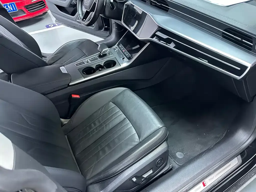 Audi A7 2021 из CN, фото 9