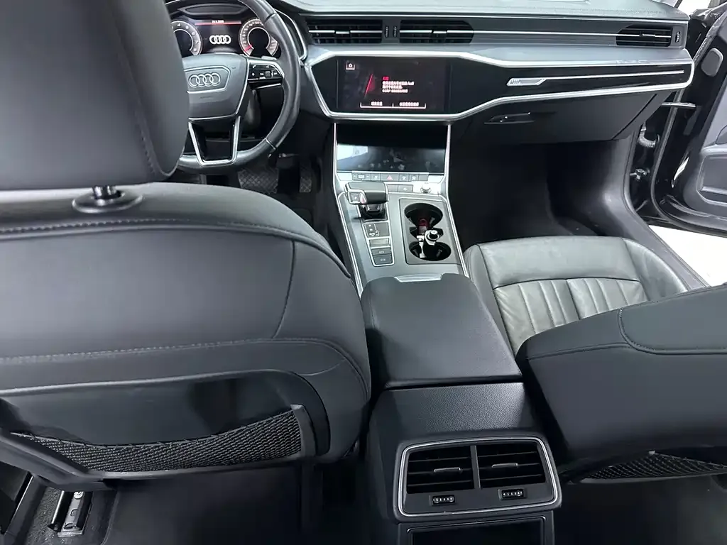 Audi A7 2021 из CN, фото 4