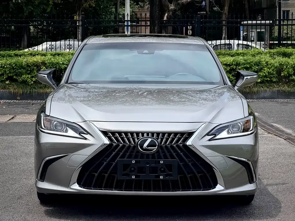 Lexus ES — фото 7
