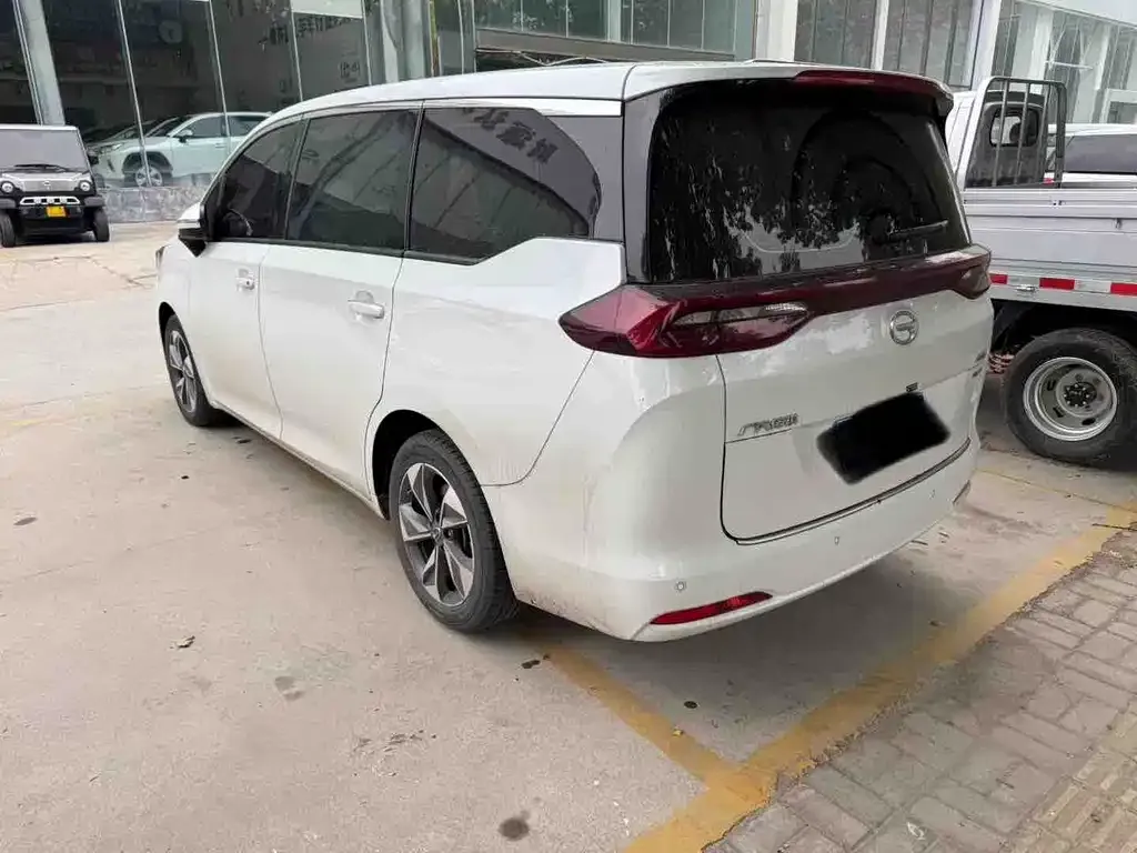 GAC Motor Trumpchi M6 — фото 10