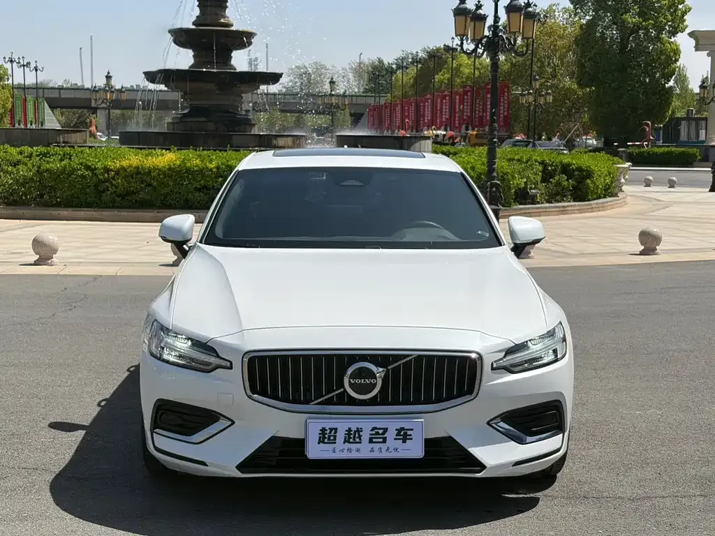 Volvo S60 2023 из CN, фото 7