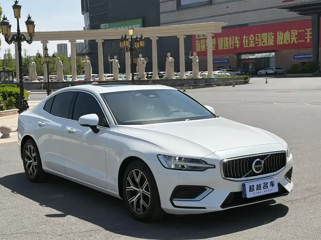 Volvo S60 2023 из CN, фото 6