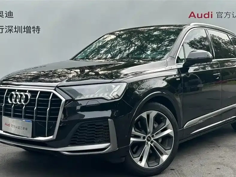 Audi Q7 — фото 1