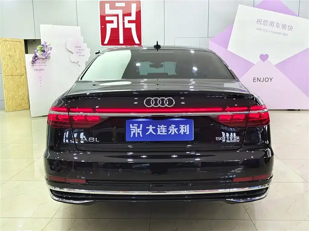 Audi A8 — фото 4