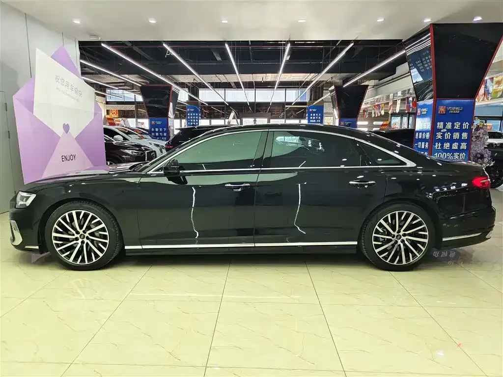 Audi A8 — фото 9