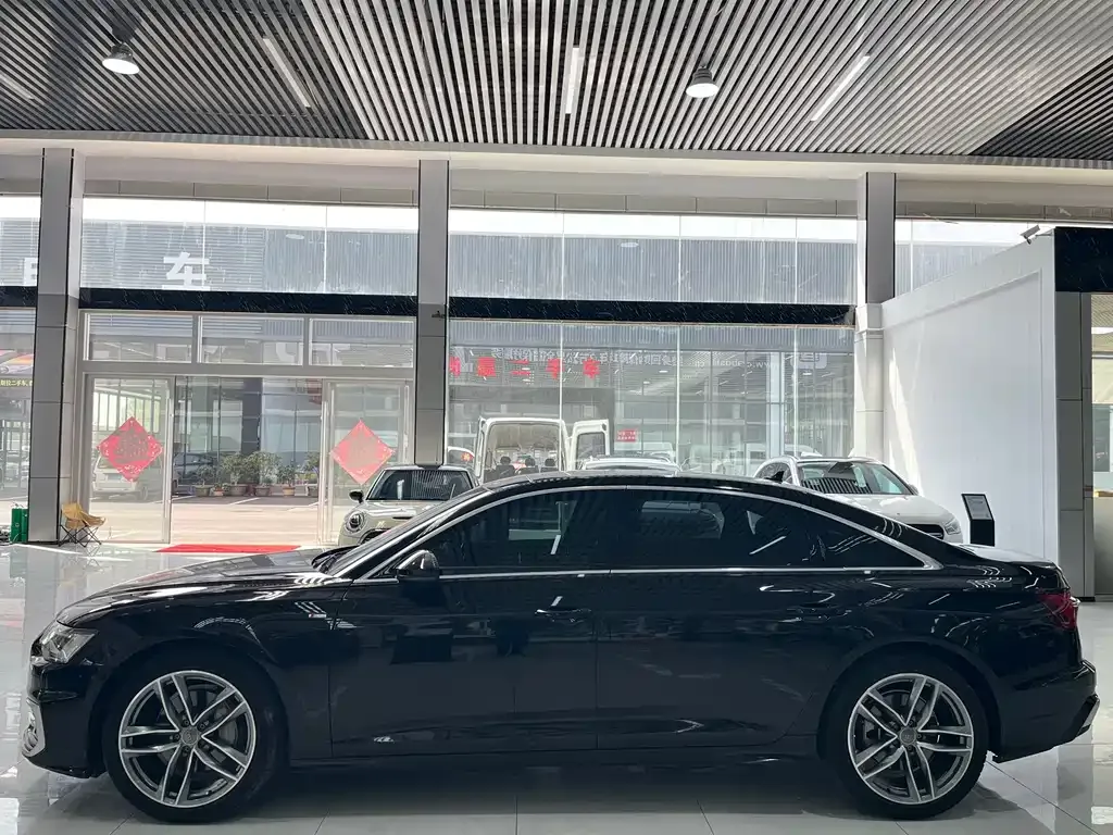 Audi A6L — фото 8