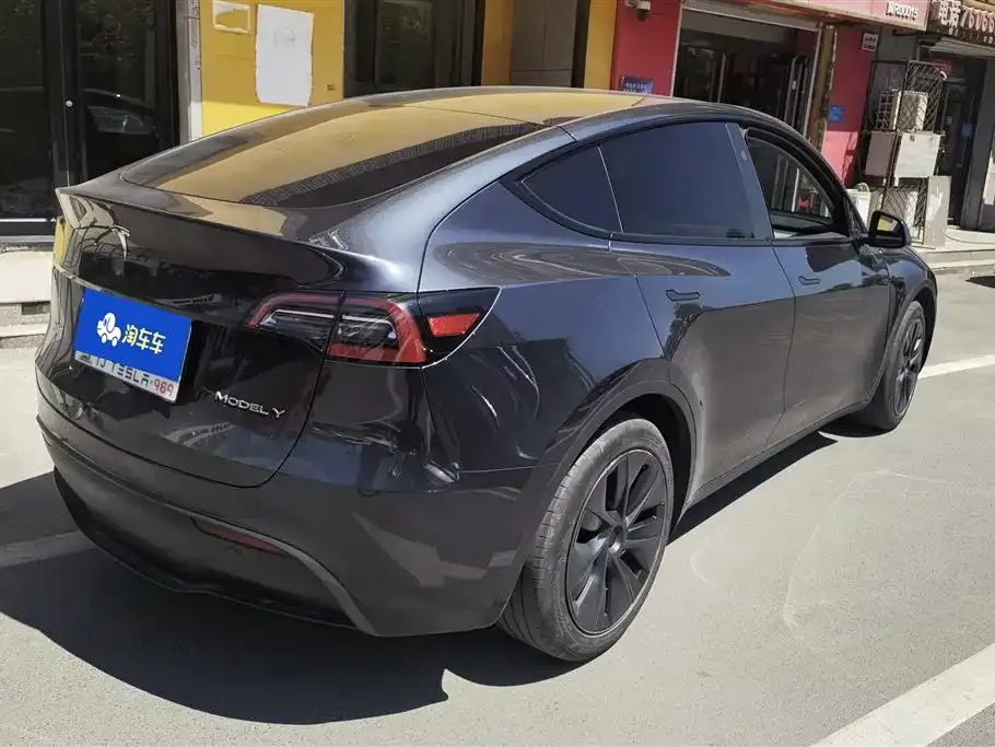 Tesla Model Y — фото 9