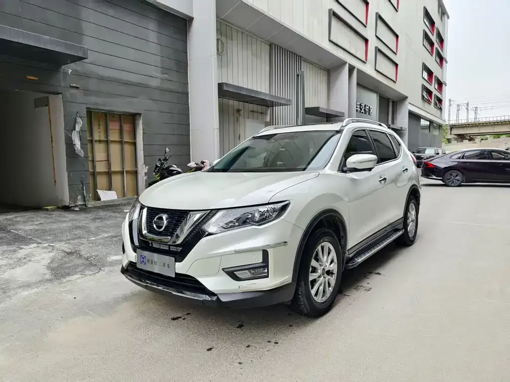 Nissan X-Trail 2023 из CN, фото 1