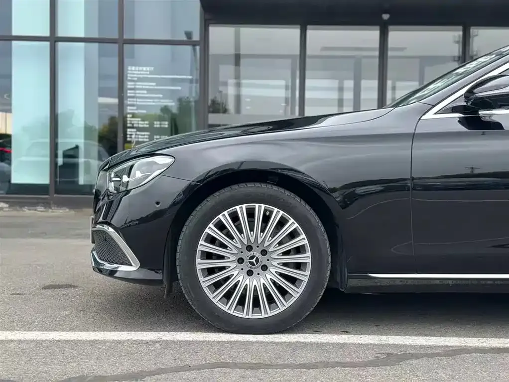 Mercedes-Benz E-Class — фото 3