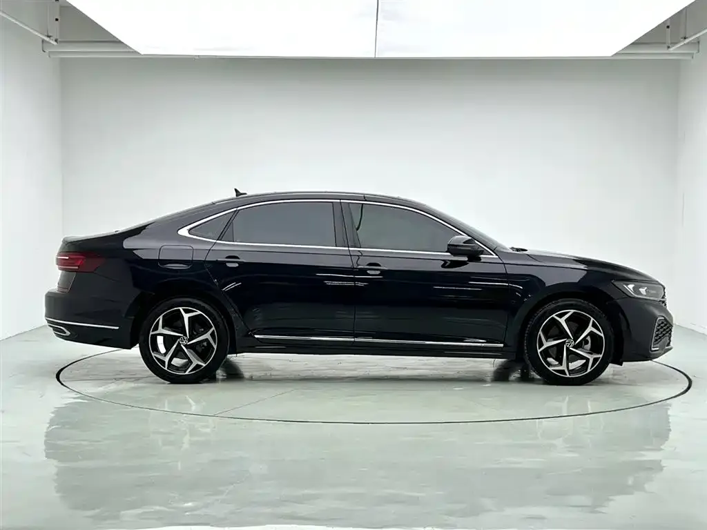 Volkswagen Passat — фото 3