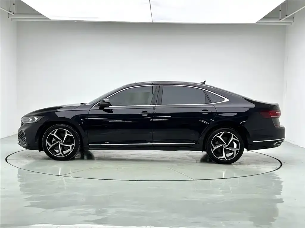 Volkswagen Passat — фото 2